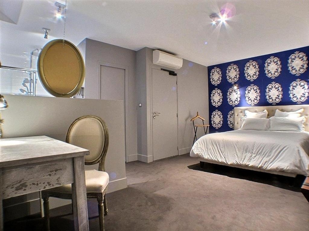 Hotel 19'Cent Ле-Крезо Номер фото