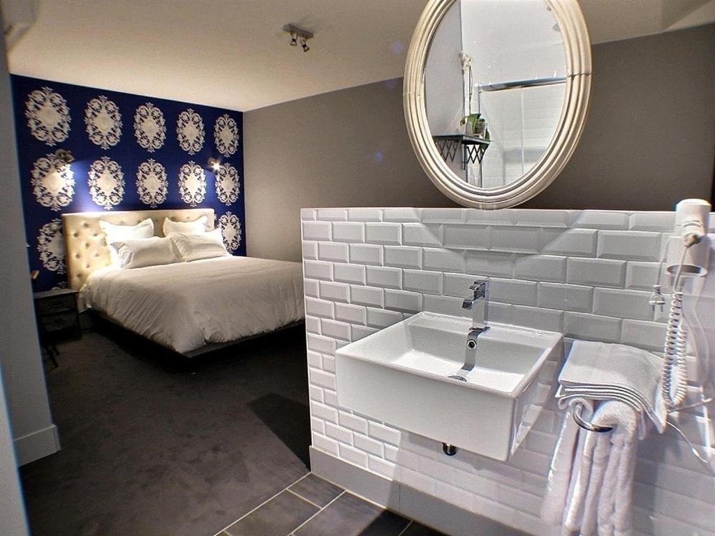 Hotel 19'Cent Ле-Крезо Номер фото